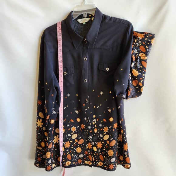 Roper Western Black Floral Print Blouse with Silver and Black Snaps - Picture 4 of 7